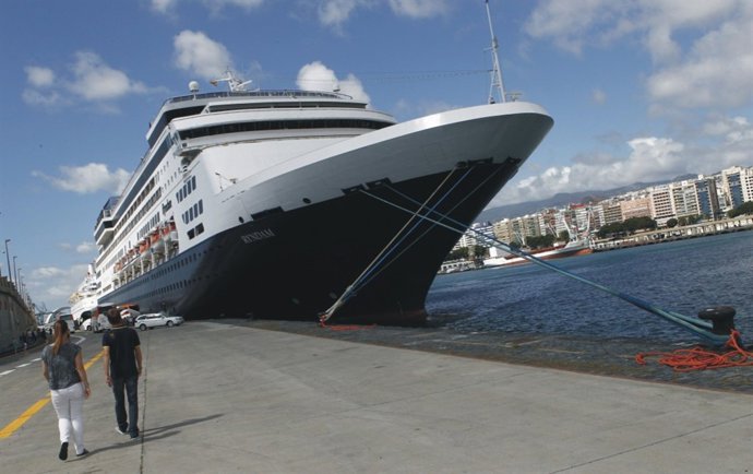 Primera Escala Crucero Ryndam En Santa Cruz De Tenerife