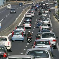 Cuatro kilómetros de atascos en los accesos al Parque de Cabárceno