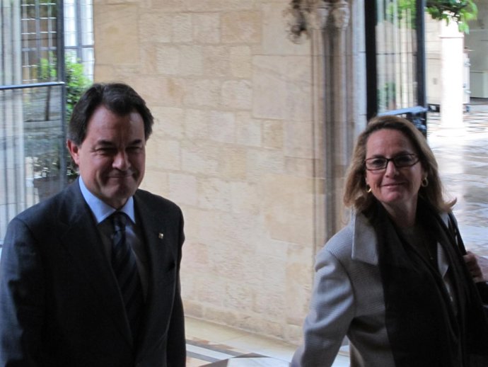 Artur Mas Y Su Mujer, Helena Rakosnik