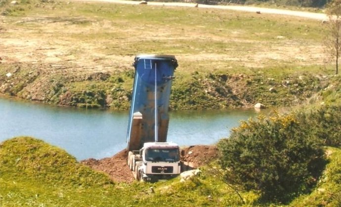 Vertido Áridos Laguna Huerta Las Pilas