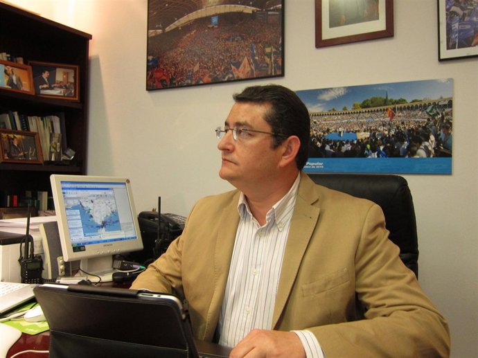 Antonio Sanz, En Su Despacho 