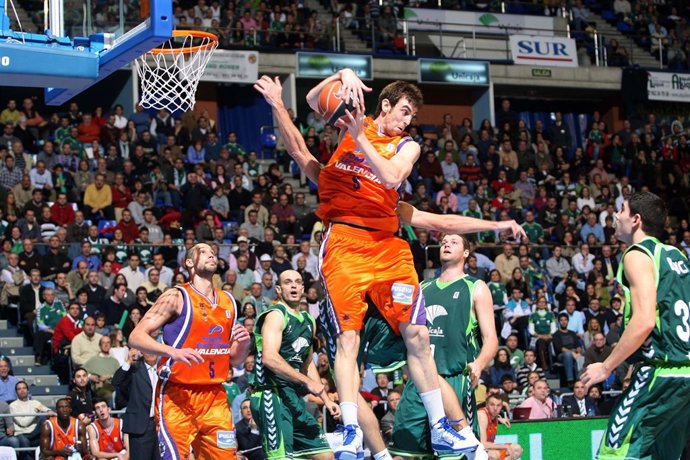 Power Electronics Contra Unicaja