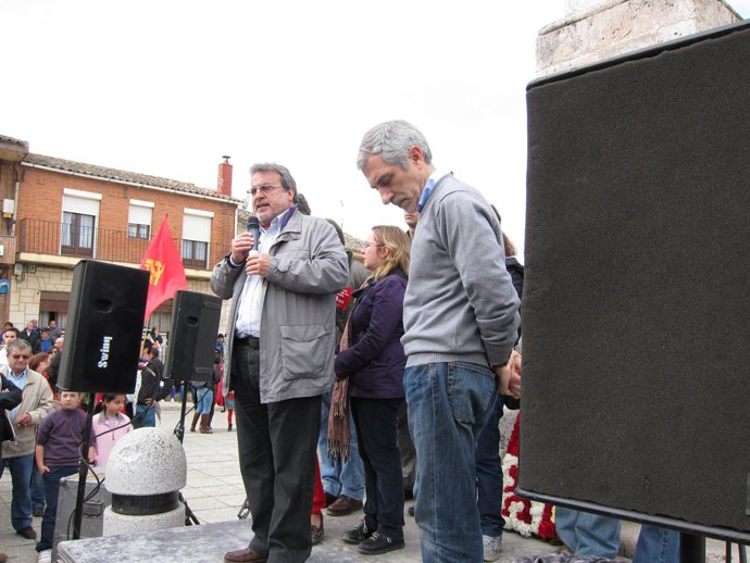 José María González (I) Y Gaspar Llamazares (D)