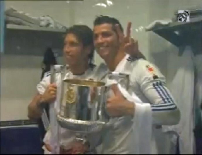 Sergio Ramos Y Cristiano En El Vestuario