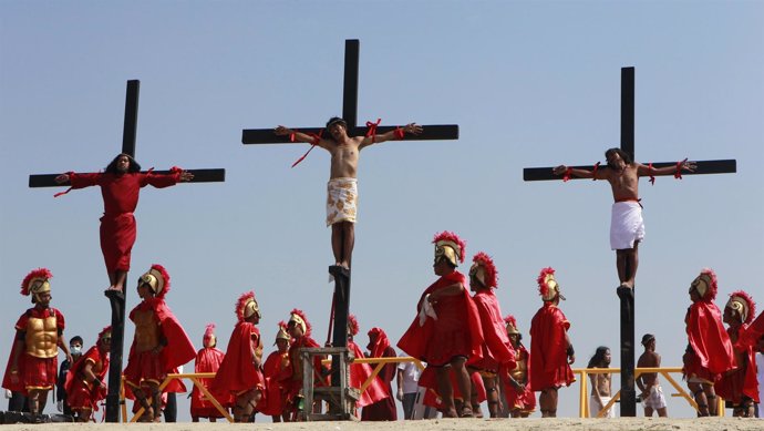 Filipinas, Gente Crucificada