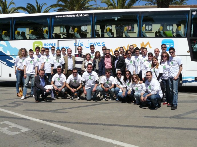 José Ramón Bauzá Con Los Jóvenes De NNGG En Menorca
