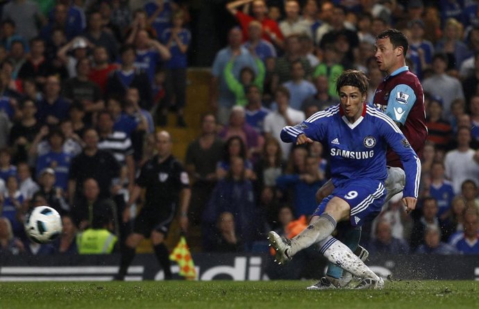 Primer Gol De Fernando Torres Con El Chelsea