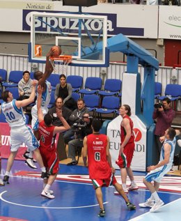 Lagun Aro Y CB Granada