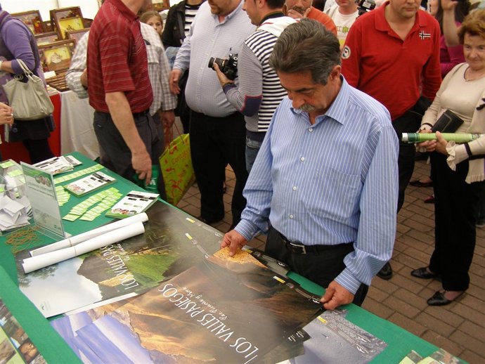 Revilla en la feria de los Valles Pasiegos. 