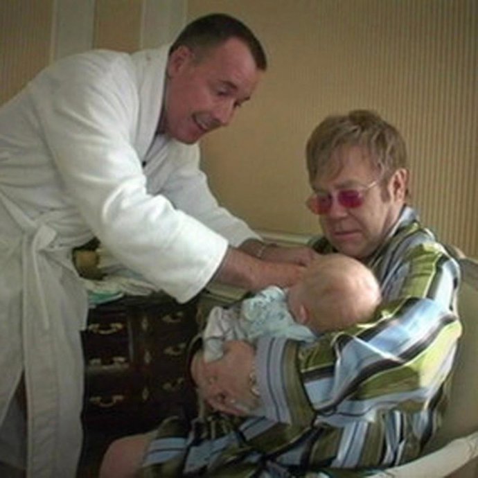 Elton John, David Furnish Y Su Hijo Zachary