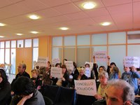 Las protestas de las limpiadoras de colegios de Vigo obligan a suspender el pleno por cuarta vez en los últimos meses