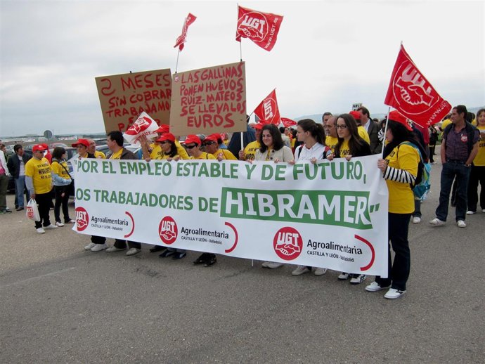 Protesta de los trabajadores de Hibramer en Aldeamayor (Valladolid)