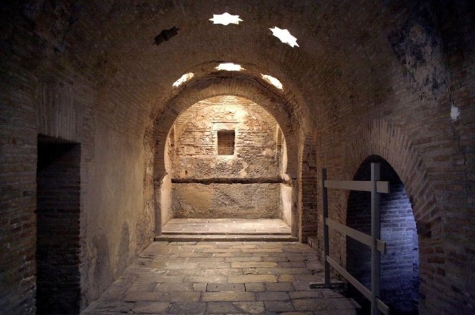 Una De Las Salas De Los Baños Árabes 