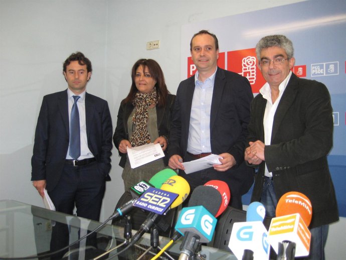 Fotografía Rolda De Prensa De Pablo García E Raúl Fernández