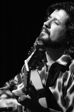 El Guitarrista Chicuelo Llega Al Teatro Central