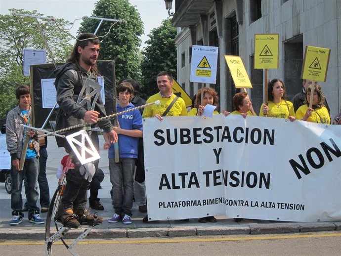 Manifestación Contra La Línea De Alta Tensión 'Costa Verde'.