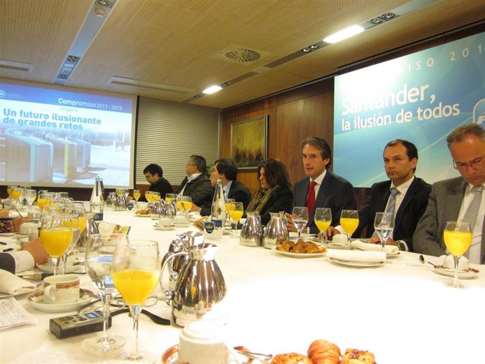 De La Serna Presenta Su Programa Electoral En Un Desayuno Informativo