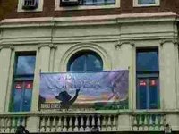 22M.- Gómez dice que lo que molesta a Aguirre del cartel de 'Adiós condesa' es que desvela su pertenencia a la "elite"