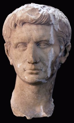 Busto Del Emperador Augusto