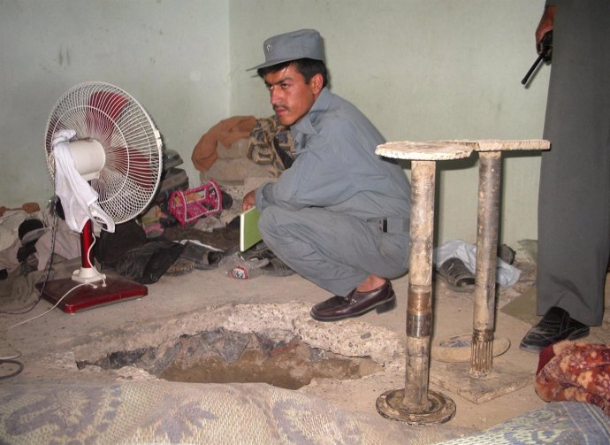 Agujero Utilizado Por Talibanes Para Escapar De Una Prisión De Kandahar