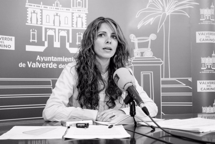  La Primera Teniente De Alcalde Del Ayuntamiento De Valverde, Eva Sánchez. 