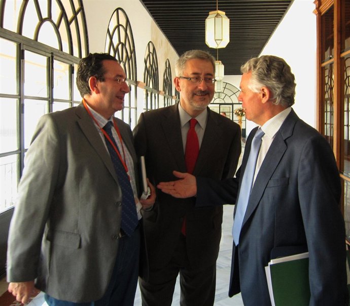 Ávila Y Menacho Antes De Comparecer En Comisión Parlamentaria