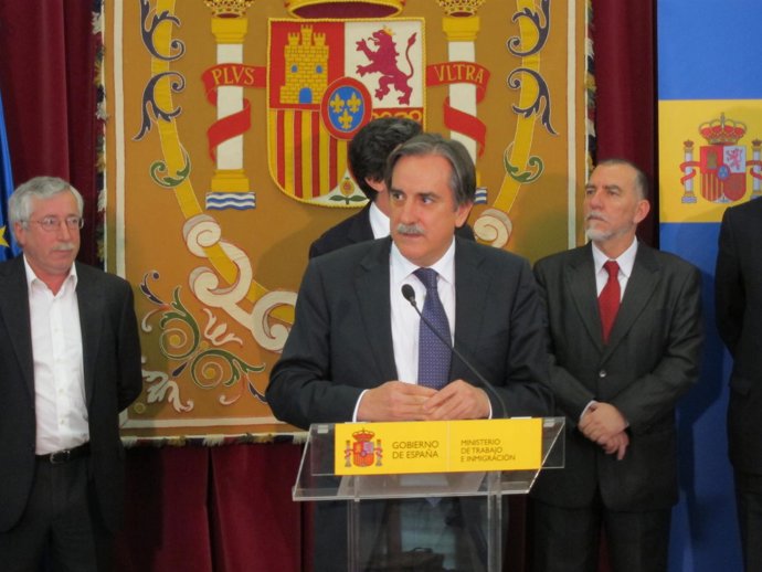 Valeriano Gómez, Ministro De Trabajo E Inmigración