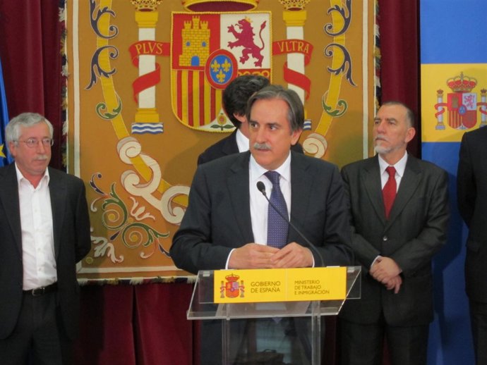 Valeriano Gómez, Ministro De Trabajo E Inmigración