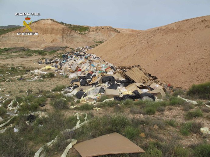Residuos Se Acumulan En El Vertedero Ilegal Localizado En Níjar (Almería)