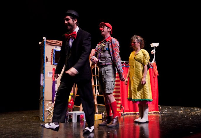 El Festival De Teatro Infantil 2011 Abre Sus Puertas Con "Chiringuitáun"