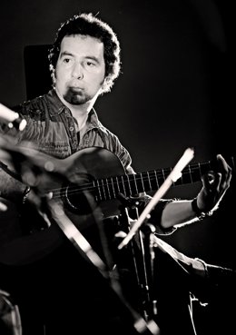 Alfredo Lagos Y Dani Morón Actúan En El Teatro Central