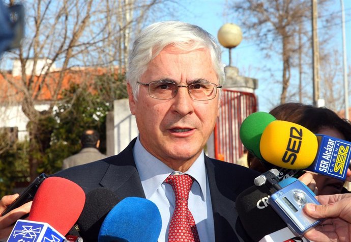 José María Barreda atiende a los medios