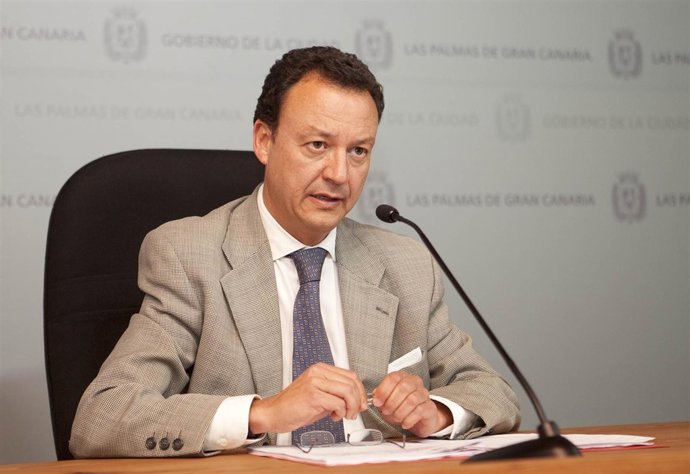 El Concejal De Fomento, Fernando Navarro, 