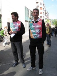 Bildu dice que estará en los comicios y cree "absurdo" que si rechaza a ETA se le acuse de responder a su "estrategia"