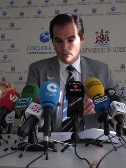 José Antonio Nieto Durante La Rueda De Prensa