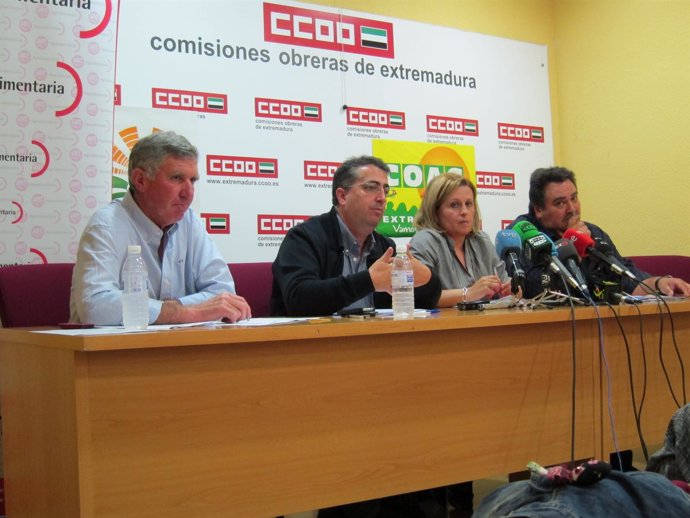 UPA-Uce, COAG, UGT Y CCOO Firman El Convenio Del Campo Extremeño