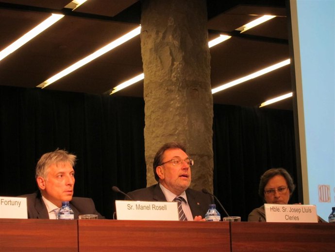 El Conseller De Bienestar Social Y Familia, Josep Lluís Cleries