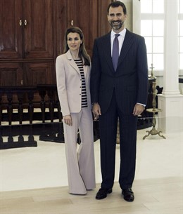 Los Principes De Asturias Posando