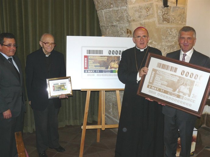 Presentación Del Cupón De Al Once Dedicado A La Virgen De Lso Desemparados