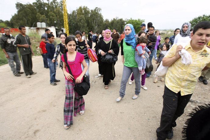 Familias Sirias Cruzan A Líbano Huyendo De La Represión Gubernamental