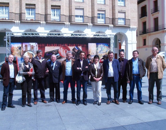 Visita Al Stand De La DPT En Huesca