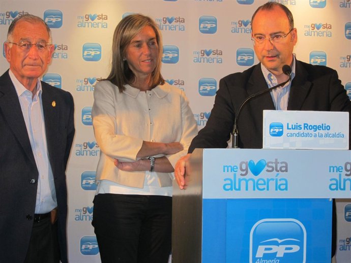 Ana Mato Junto Al Alcalde De Almería, Luis Rogelio Rodríguez-Comendador (Dcha)