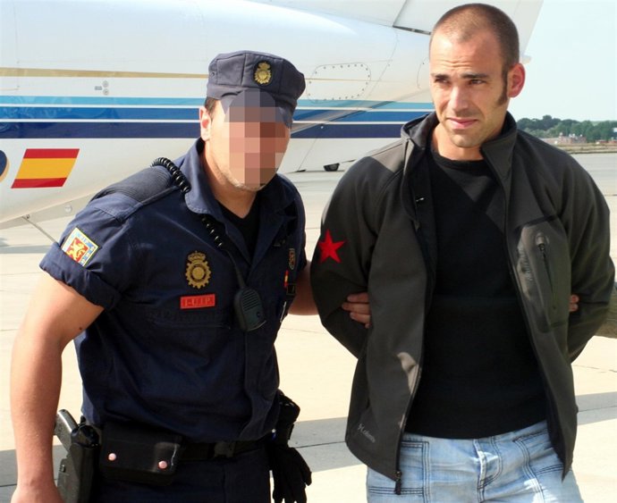 El Presunto Etarra Oier González, Entregado Por Francia