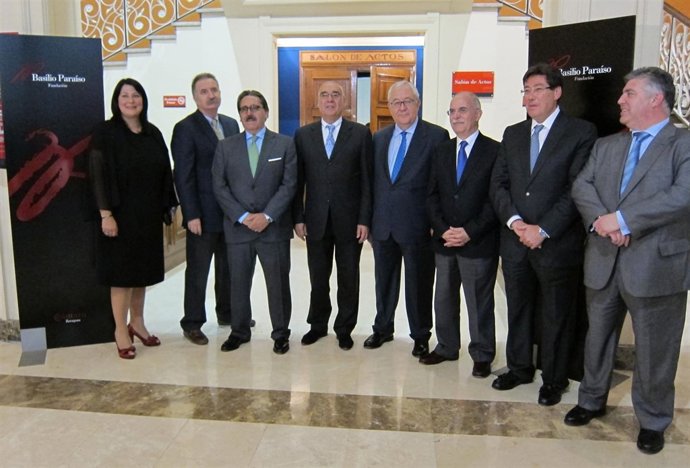 Javier Rojo Entrega A Motorland El Premio Basilio Paraíso 2011