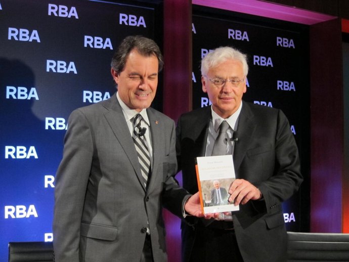 El Presidente Artur Mas Y El Conseller Ferran Mascarell