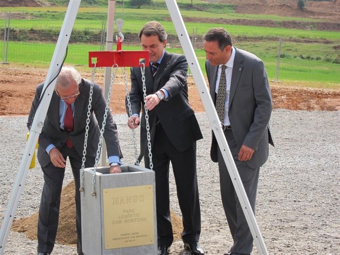 Mas Coloca La Primera Piedra Del Parque Logístico De Mango