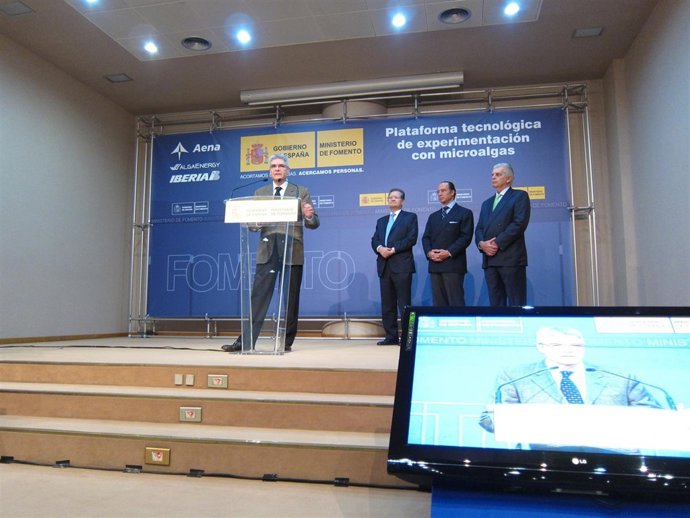 Presentación Del Proyecto De Producción De Biocombustibles Con Microalgas.