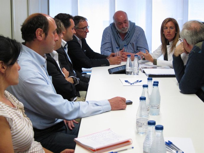 Reunión De La Candidata A La Alcaldía De Gijón Con La Asociación De Hostelería D