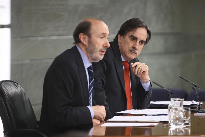 Rubalcaba Y Gómez En Moncloa
