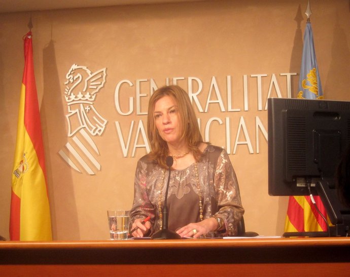 Paula Sánchez De León En La Rueda De Prensa Posterior Al Pleno Del Consell